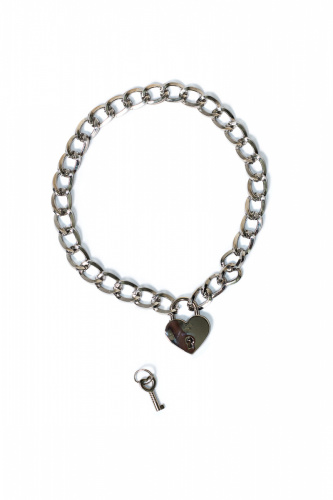 Neck chain with heart
