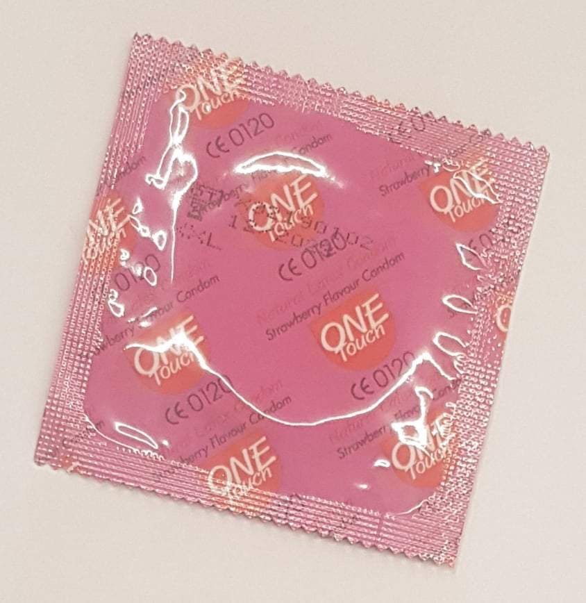 Презервативи ягода One