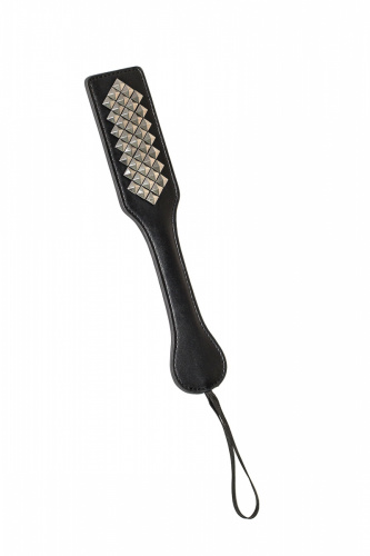 Paddle with metal ribbing